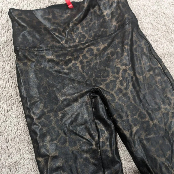 Spanx Leopard print faux leather leggings Size small - Picture 2 of 5